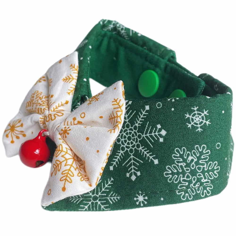 RuffCo Handcrafted Bowtie Button Collar For Cats & Dogs (Green Snowflake) - Kohepets