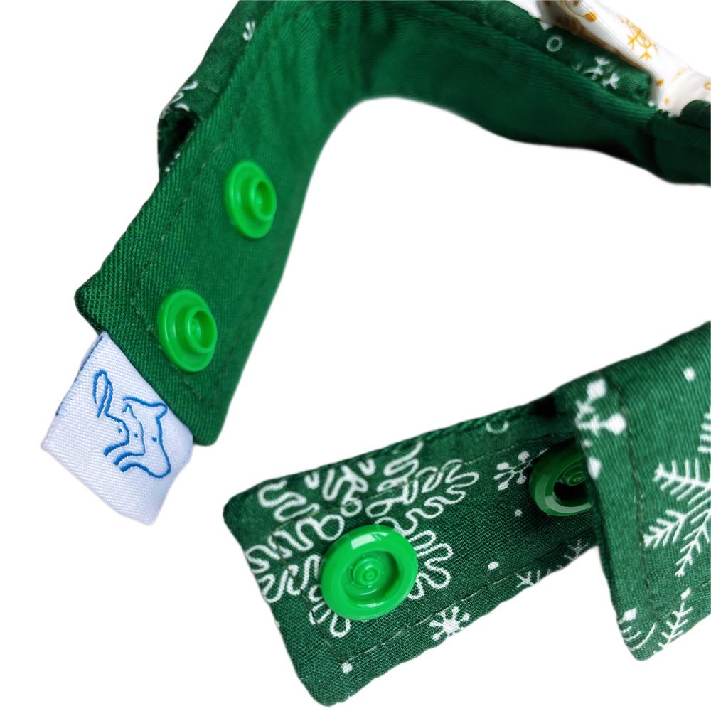 RuffCo Handcrafted Bowtie Button Collar For Cats & Dogs (Green Snowflake) - Kohepets